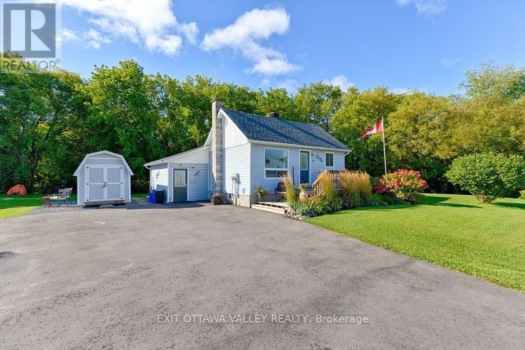 39 Creek Street, Whitewater Region, ON, K0J 2L0