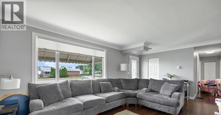 399 St. Peter Street, Lakeshore, ON, N8L 0N3 - 2