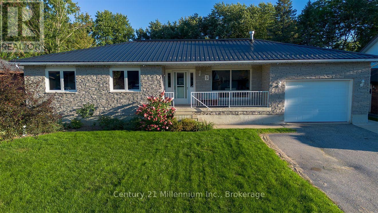 5 Mckean Boulevard, Clearview, ON, L0M 1P0
