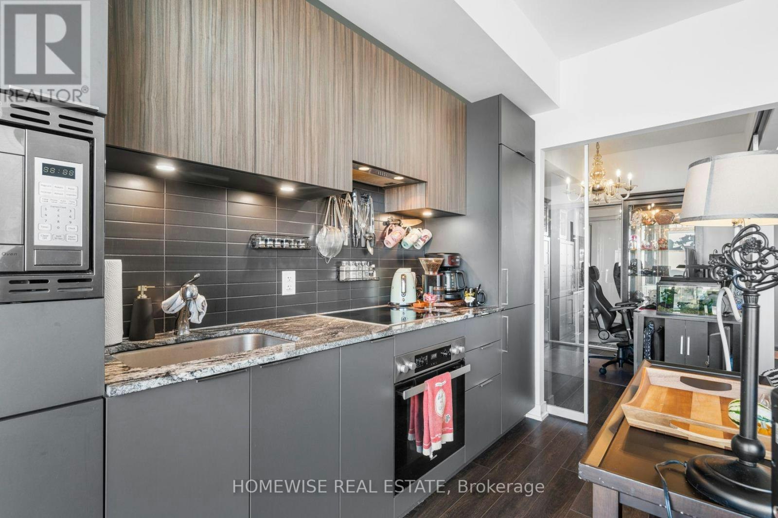 428-20 O'neill Road, Toronto, ON, M3C 0R2 - 4