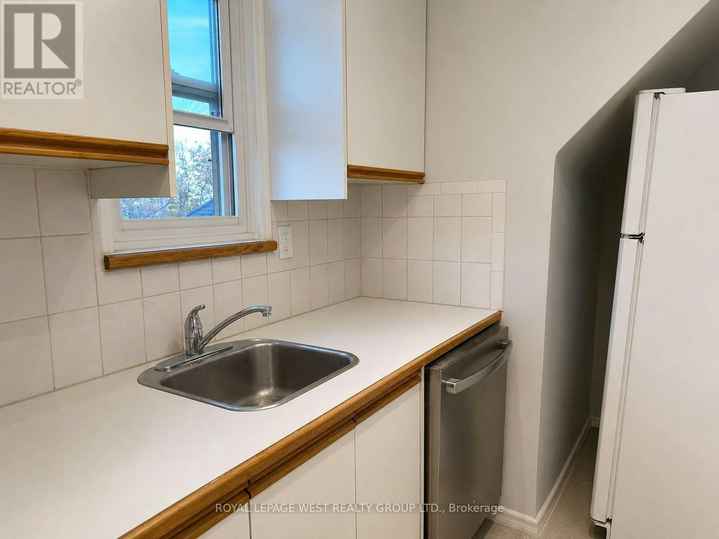6-27 Mossom Road, Toronto, ON, M6S 1L9 - 7