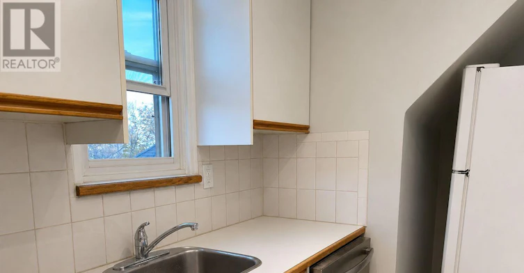 6-27 Mossom Road, Toronto, ON, M6S 1L9 - 7