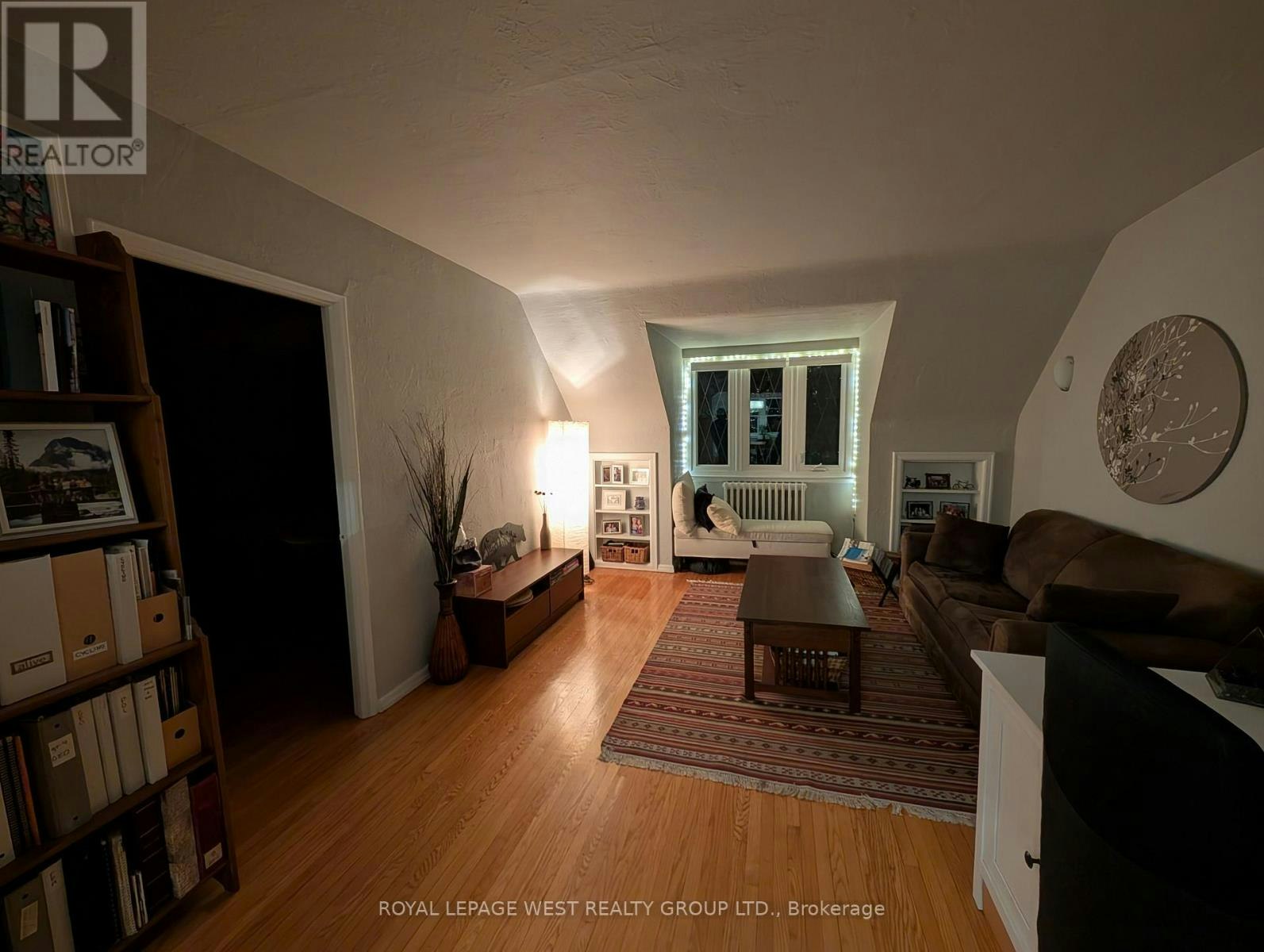 6-27 Mossom Road, Toronto, ON, M6S 1L9 - 2