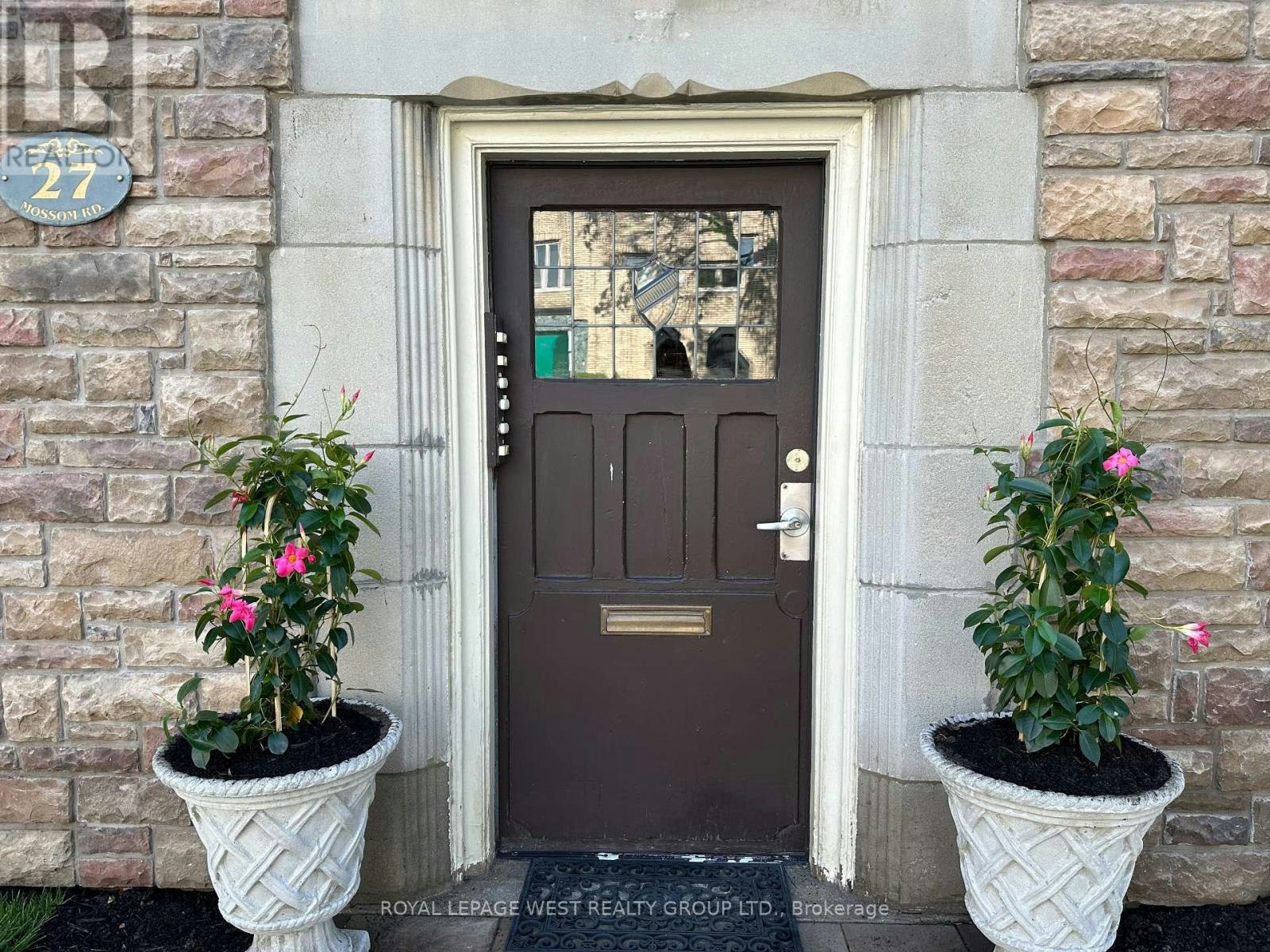 6-27 Mossom Road, Toronto, ON, M6S 1L9 - 16