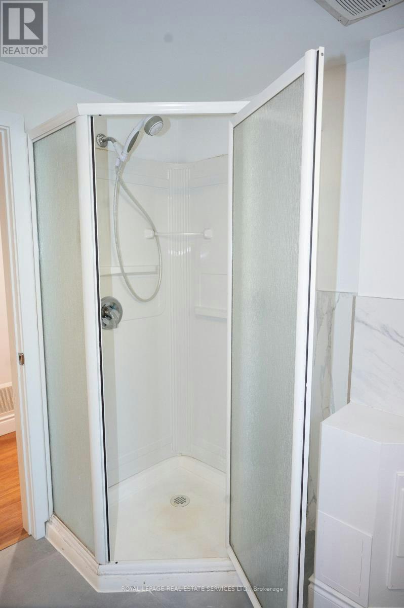 LOWER-35 Silverhill Drive, Toronto, ON, M9B 3W3 - 17