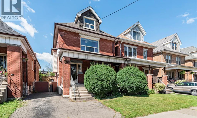 75 Kensington Avenue N