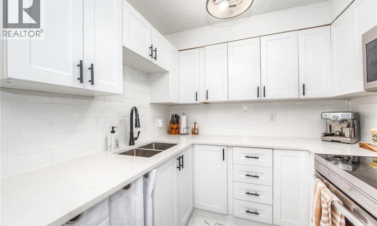 402-225 Harvard Place