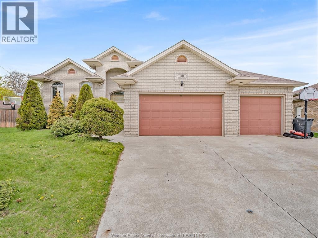 43 Sandy Lake Drive, Leamington, ON, N8H 5K4