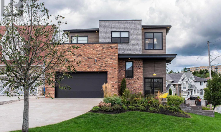 5 Lauderdale Court