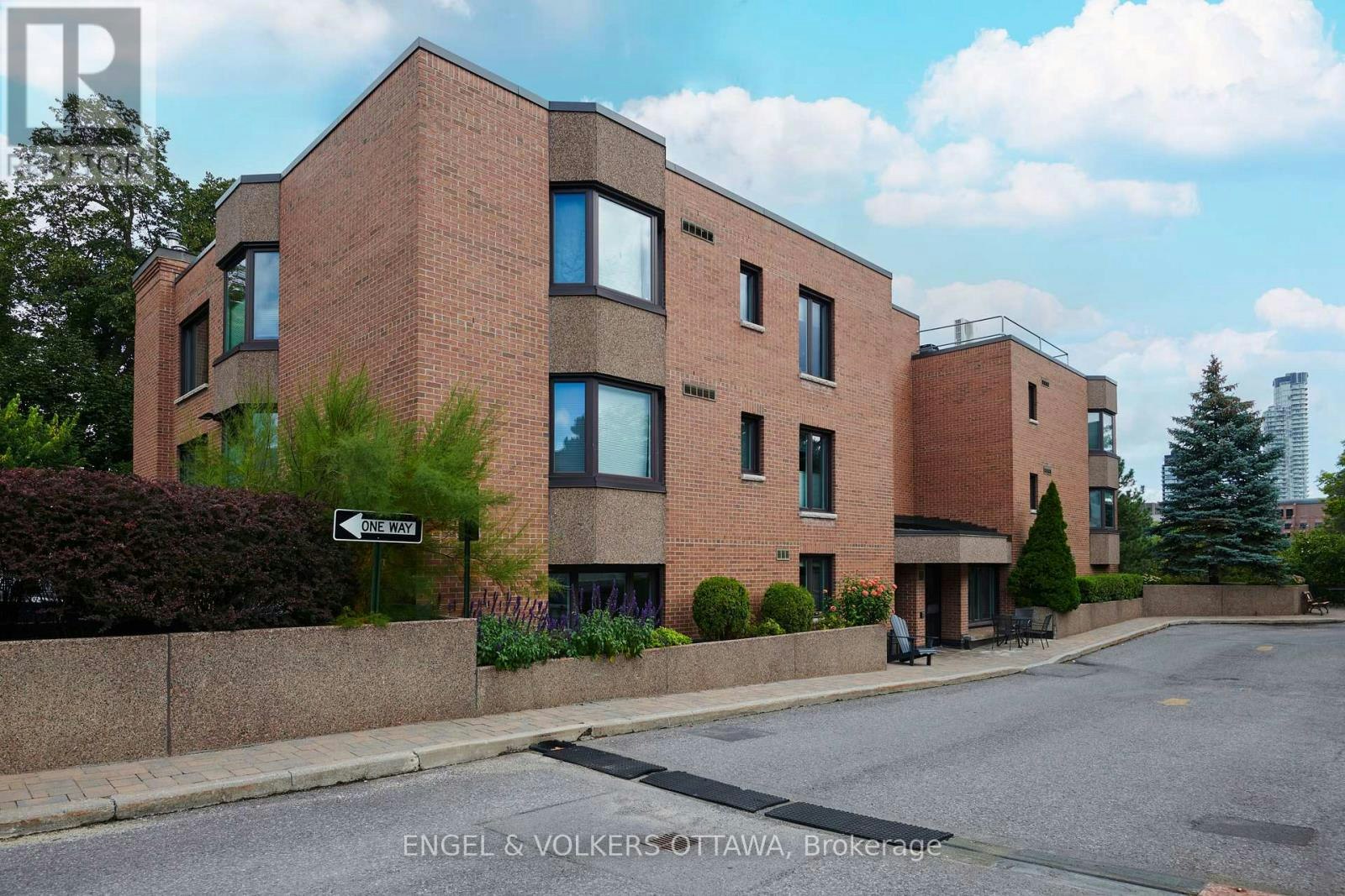 40-257 Botanica Private, Ottawa, ON, K1Y 4P8