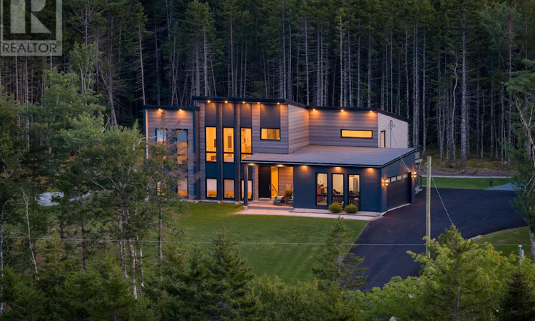 1129 Voyageur Way