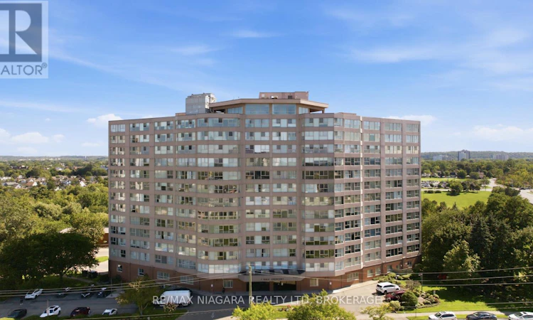 411-7 Gale Crescent