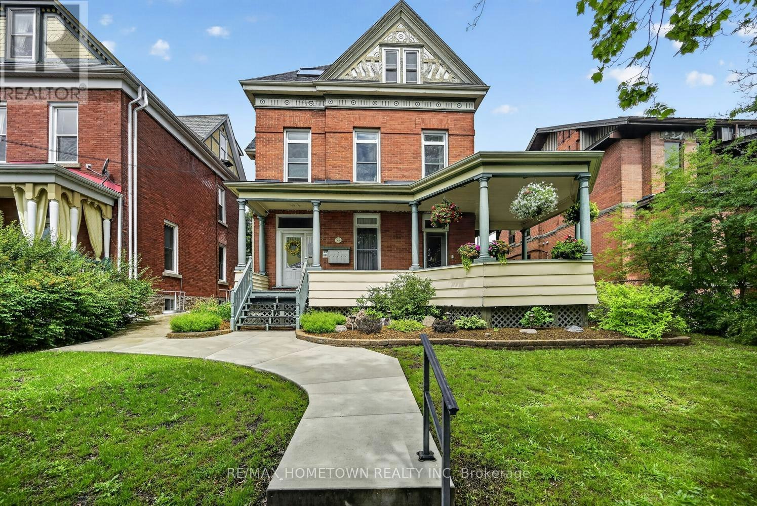 98 Pine Street, Brockville, ON, K6V 1G9