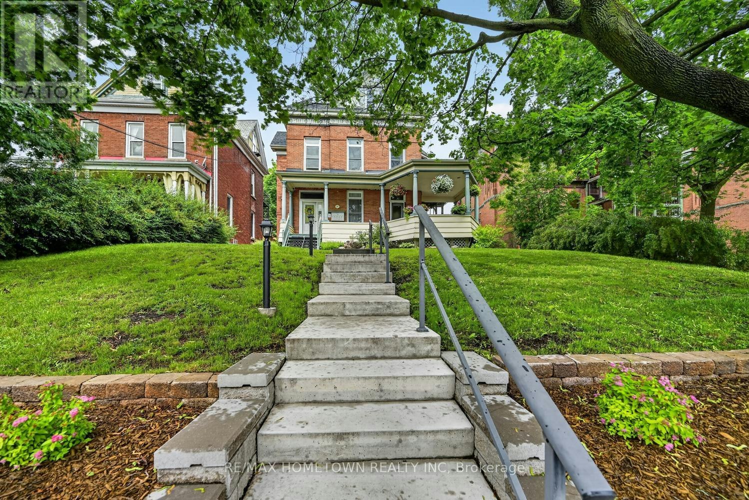 98 Pine Street, Brockville, ON, K6V 1G9