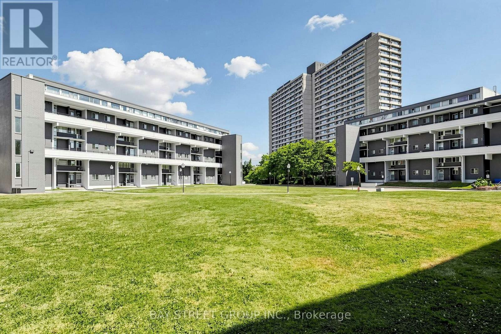 302-55 Sunny Glenway, Toronto, ON, M3C 2Z5