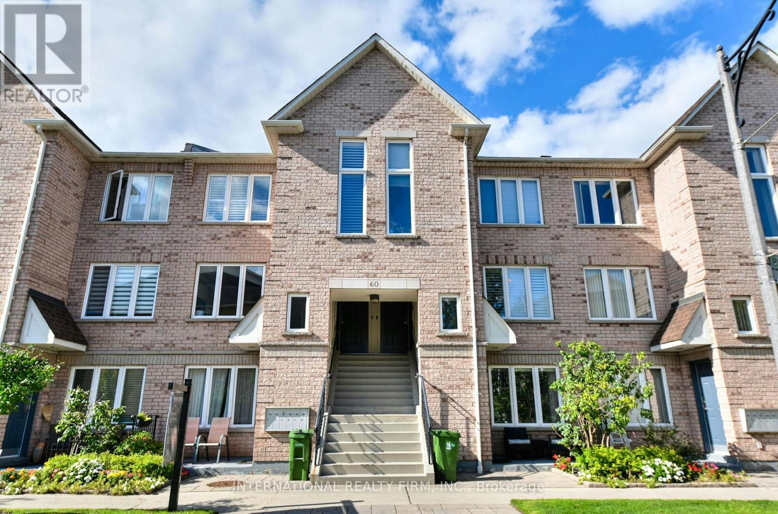 201-60 Aerodrome Crescent, Toronto, ON, M4G 4J1