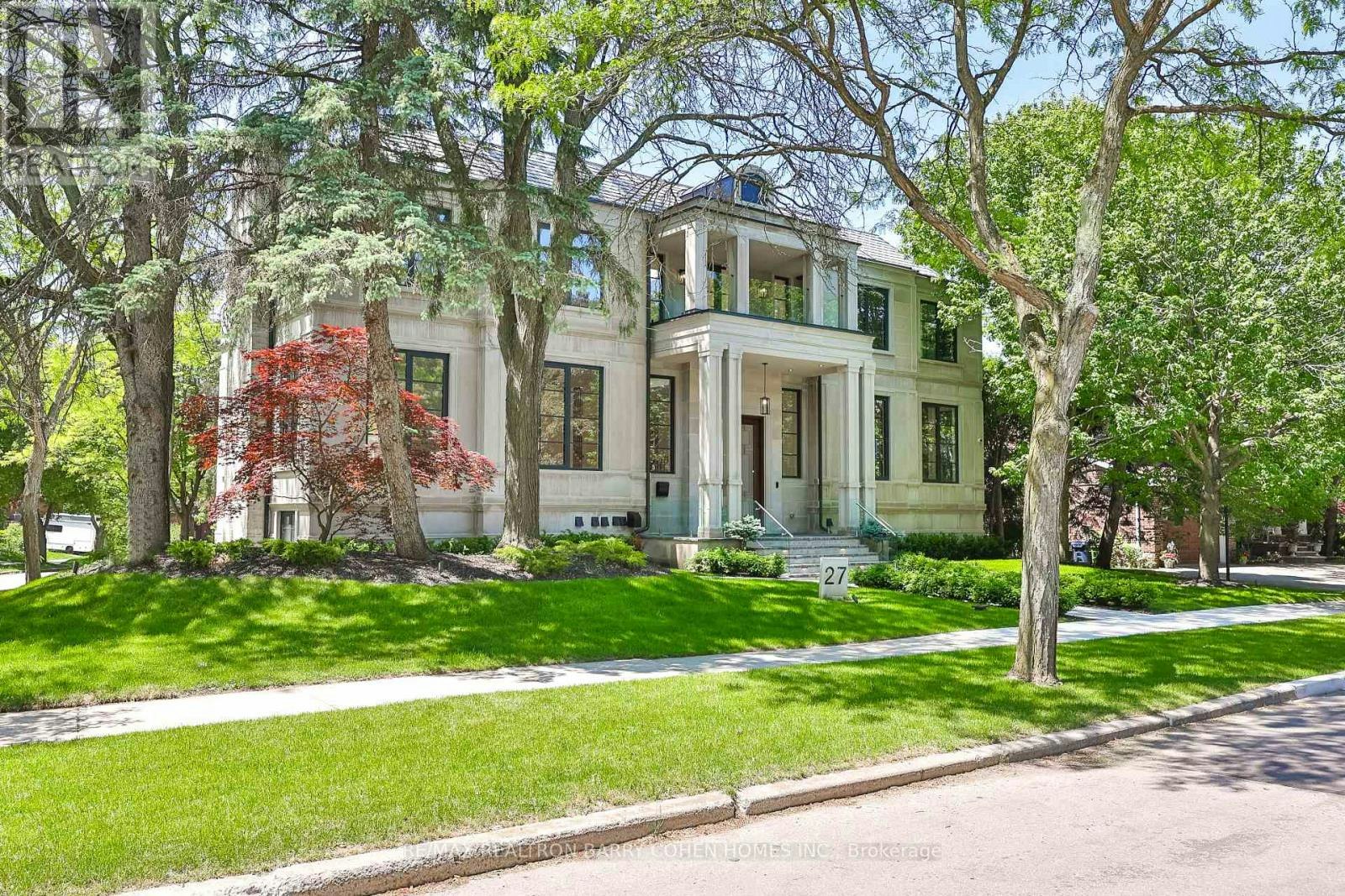 27 Penwood Crescent, Toronto, ON, M3B 3B1
