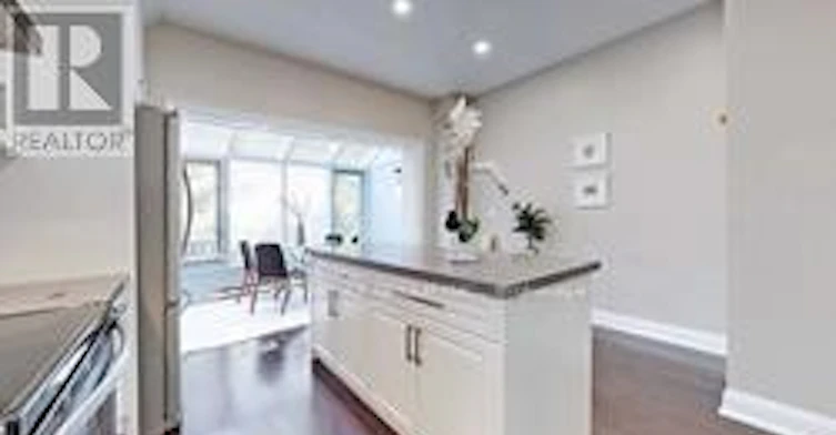 20 Bowood Avenue, Toronto, ON, M4N 1Y4 - 15
