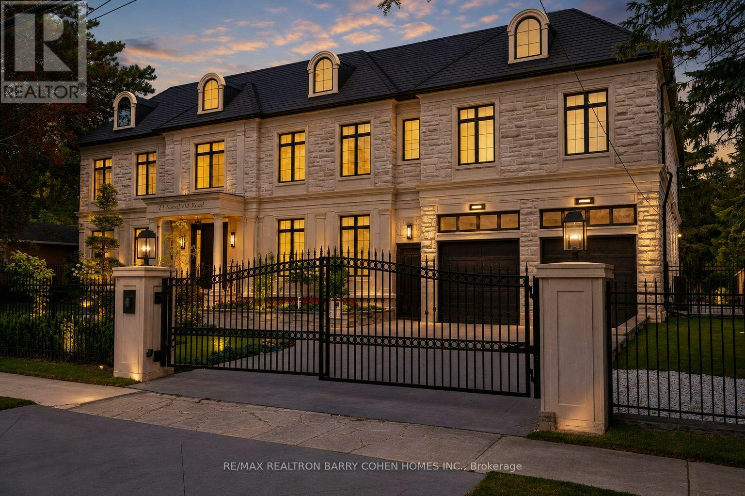 23 Sandfield Road, Toronto, ON, M3B 2B5