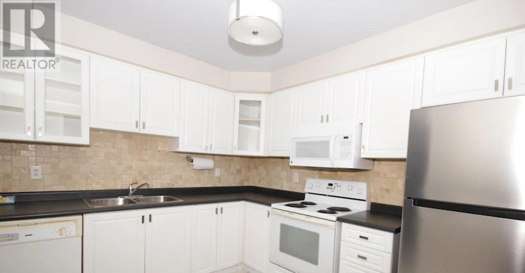 12 Bonello Crescent, Whitby, ON, L1R 3N6 - 6