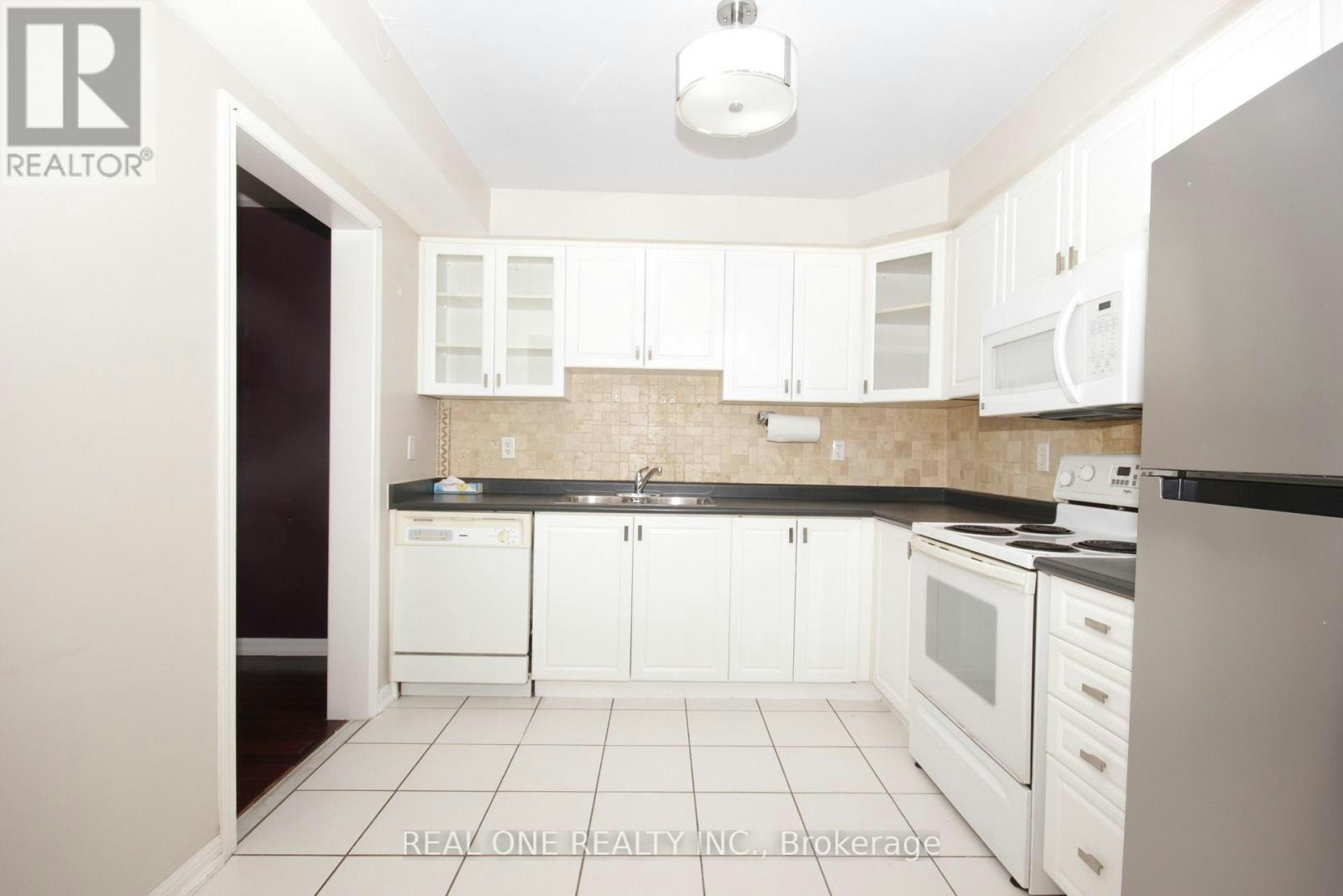 12 Bonello Crescent, Whitby, ON, L1R 3N6 - 8