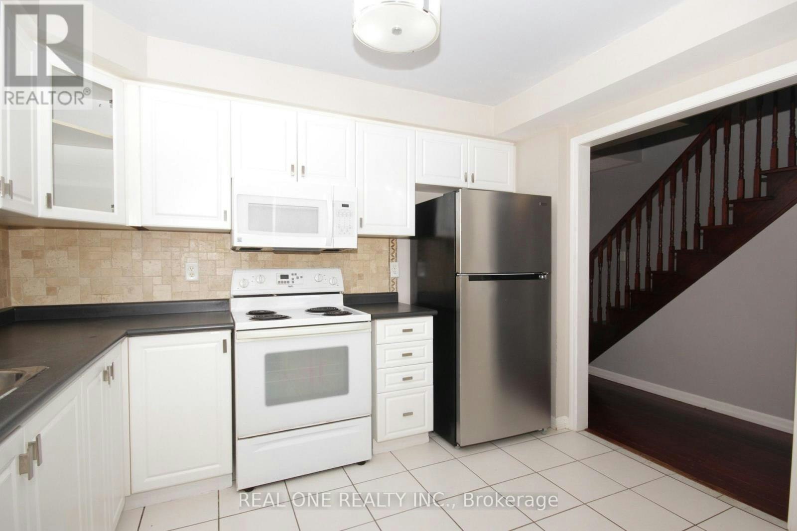 12 Bonello Crescent, Whitby, ON, L1R 3N6 - 9
