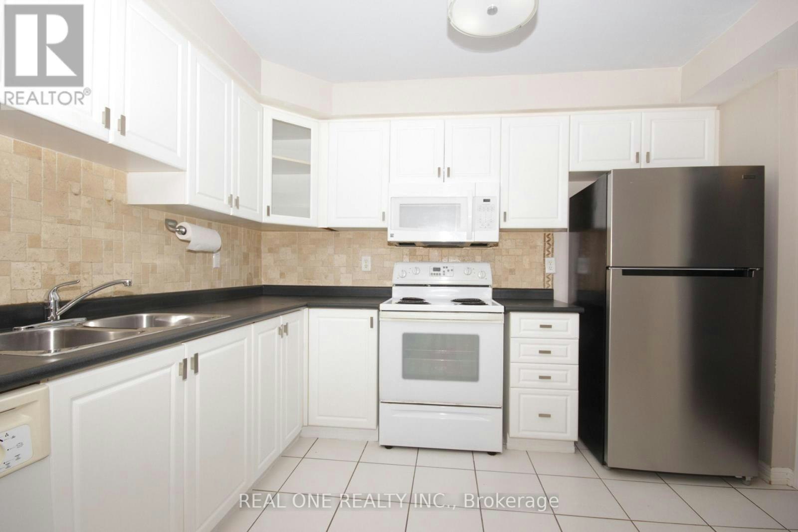 12 Bonello Crescent, Whitby, ON, L1R 3N6 - 7