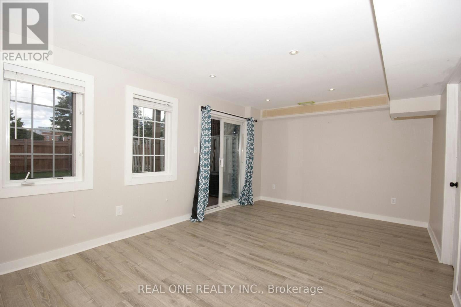 12 Bonello Crescent, Whitby, ON, L1R 3N6 - 21
