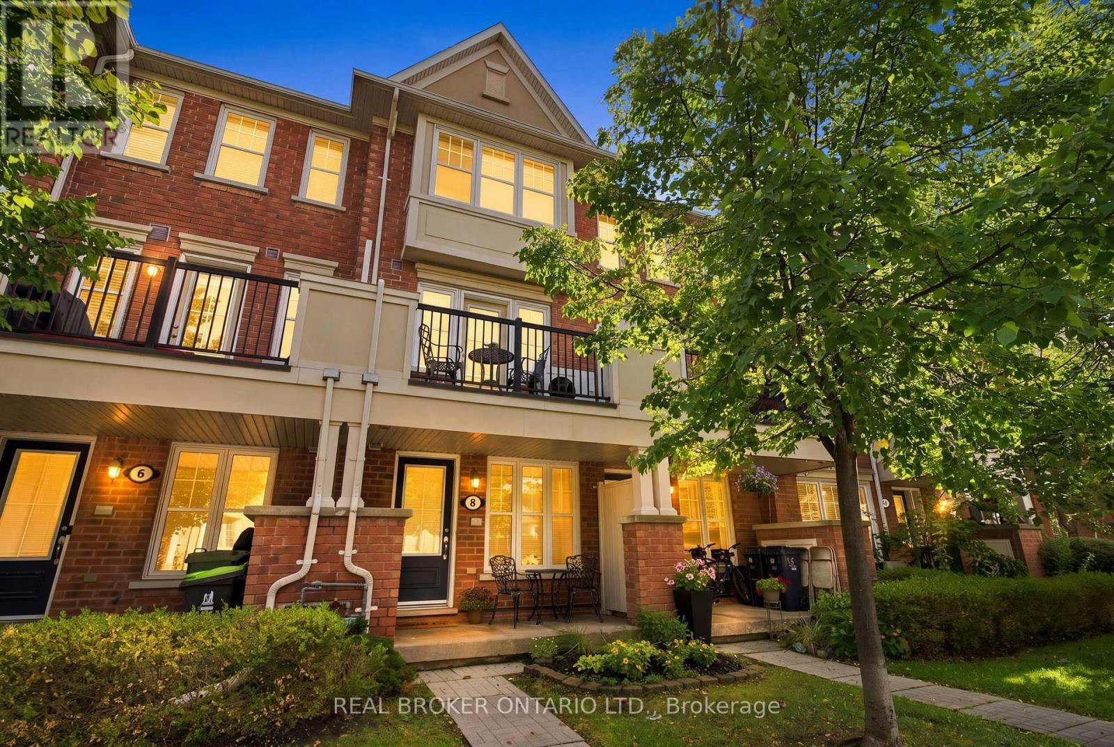 8 Ayers Crescent, Toronto, ON, M1L 0G6