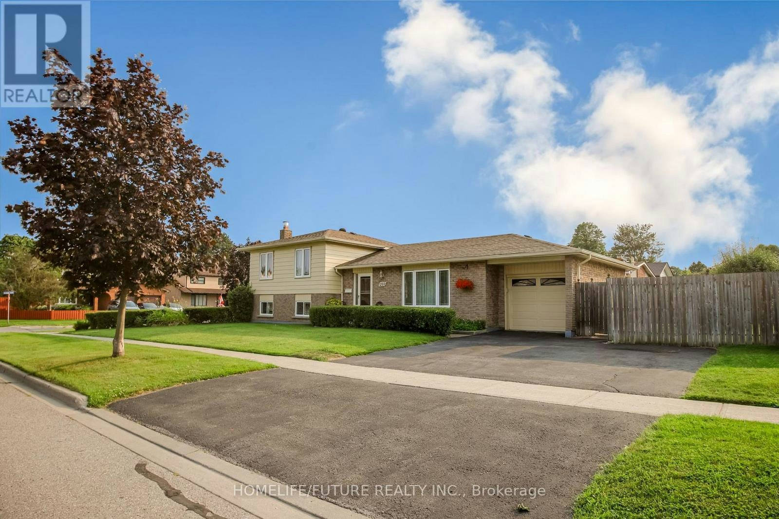 207 Michael Boulevard, Whitby, ON, L1N 6B5