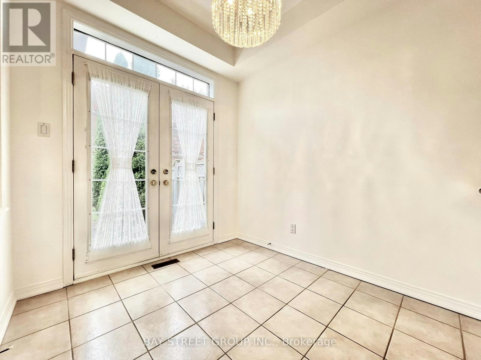 26 Whitford Road, Markham, ON, L6C 2J2 - 16