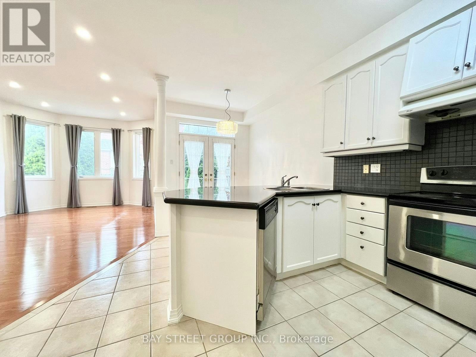 26 Whitford Road, Markham, ON, L6C 2J2 - 7