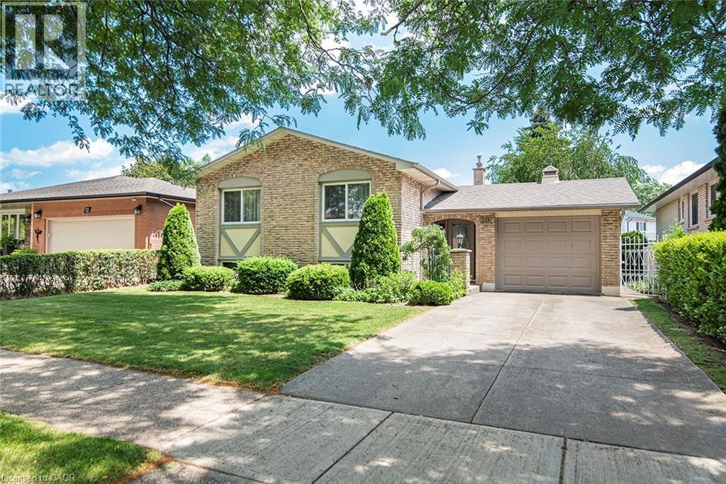 20 Birchlawn Drive, Hamilton, ON, L8G 4B6