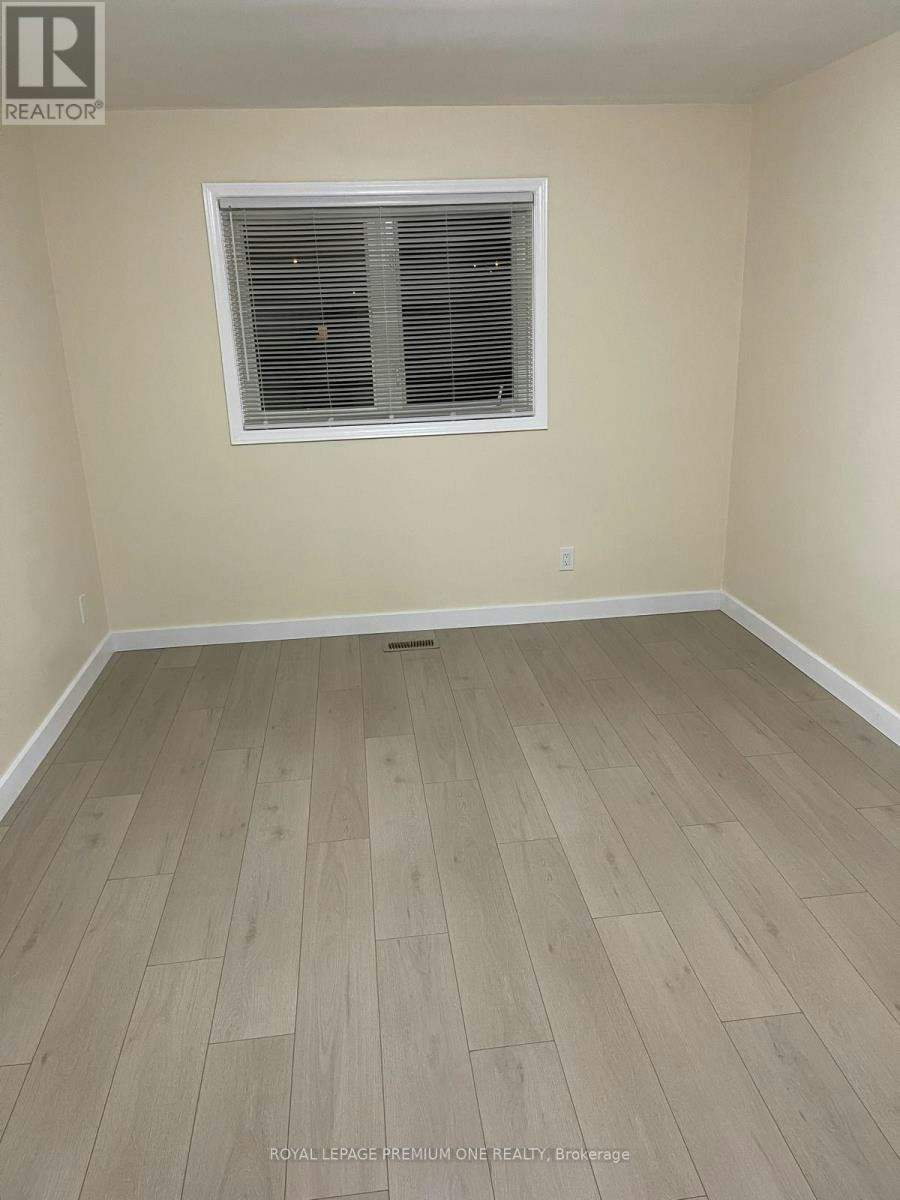 MAIN-106 Trowell Avenue, Toronto, ON, M6M 1L7 - 6
