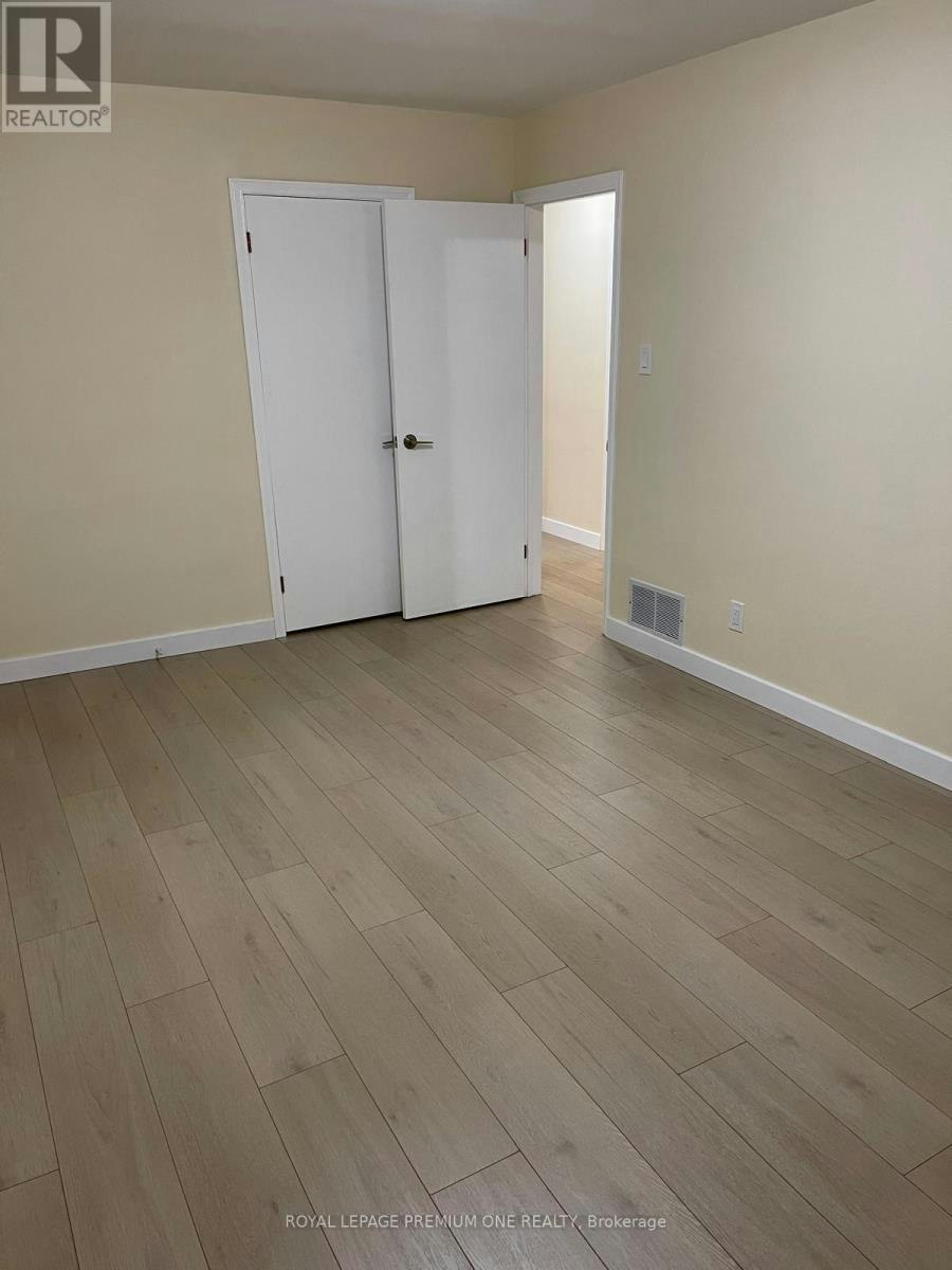 MAIN-106 Trowell Avenue, Toronto, ON, M6M 1L7 - 5