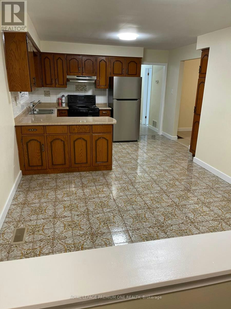 MAIN-106 Trowell Avenue, Toronto, ON, M6M 1L7 - 3