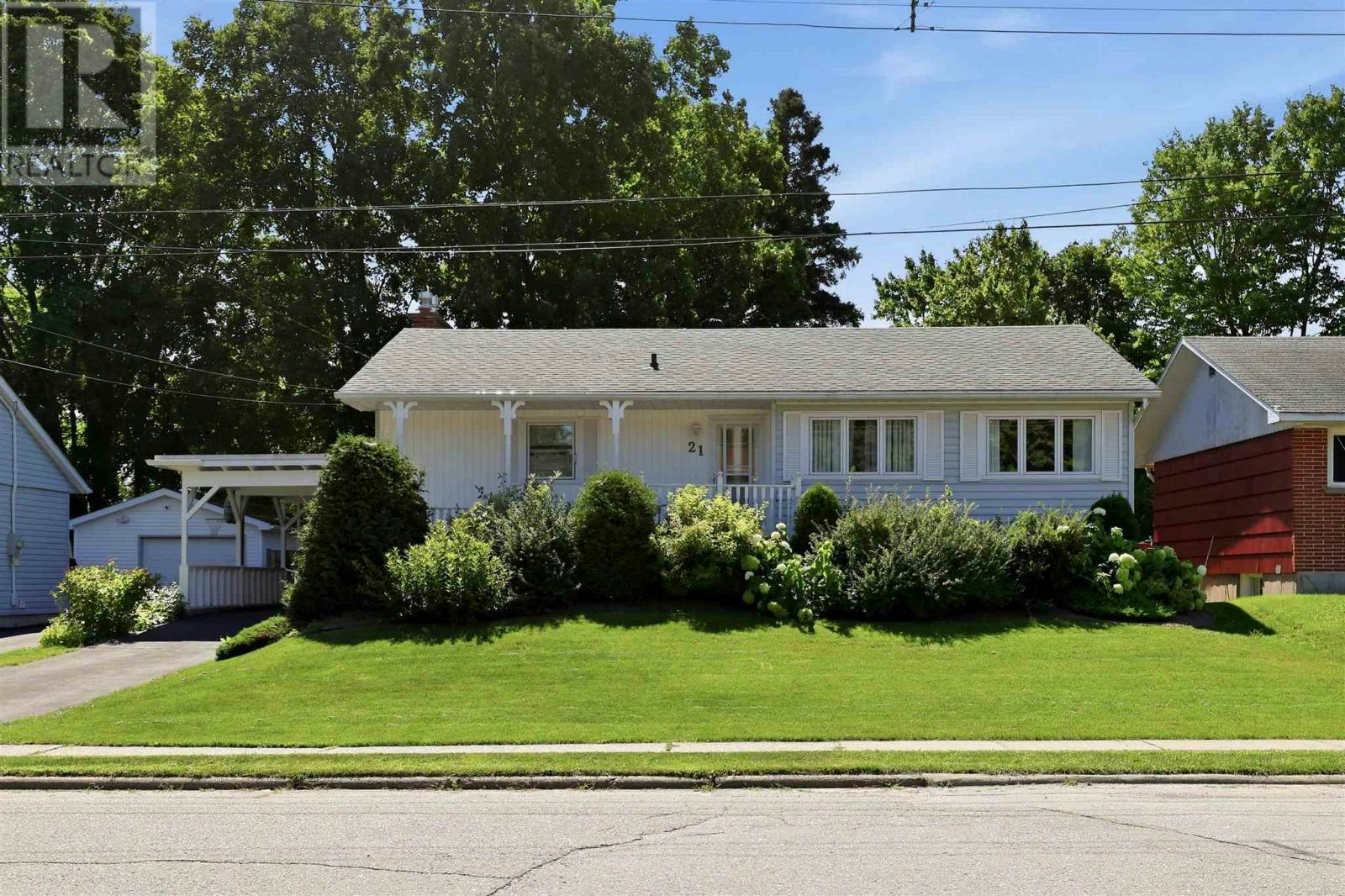 21 Ford Street, Sault Ste. Marie, ON, P6A 4N5