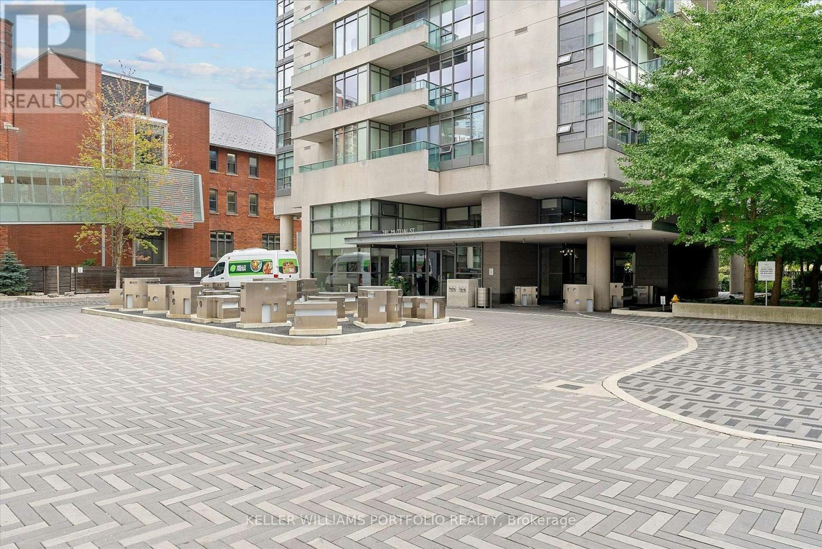 1602-281 Mutual Street, Toronto, ON, M4Y 3C4 - 4