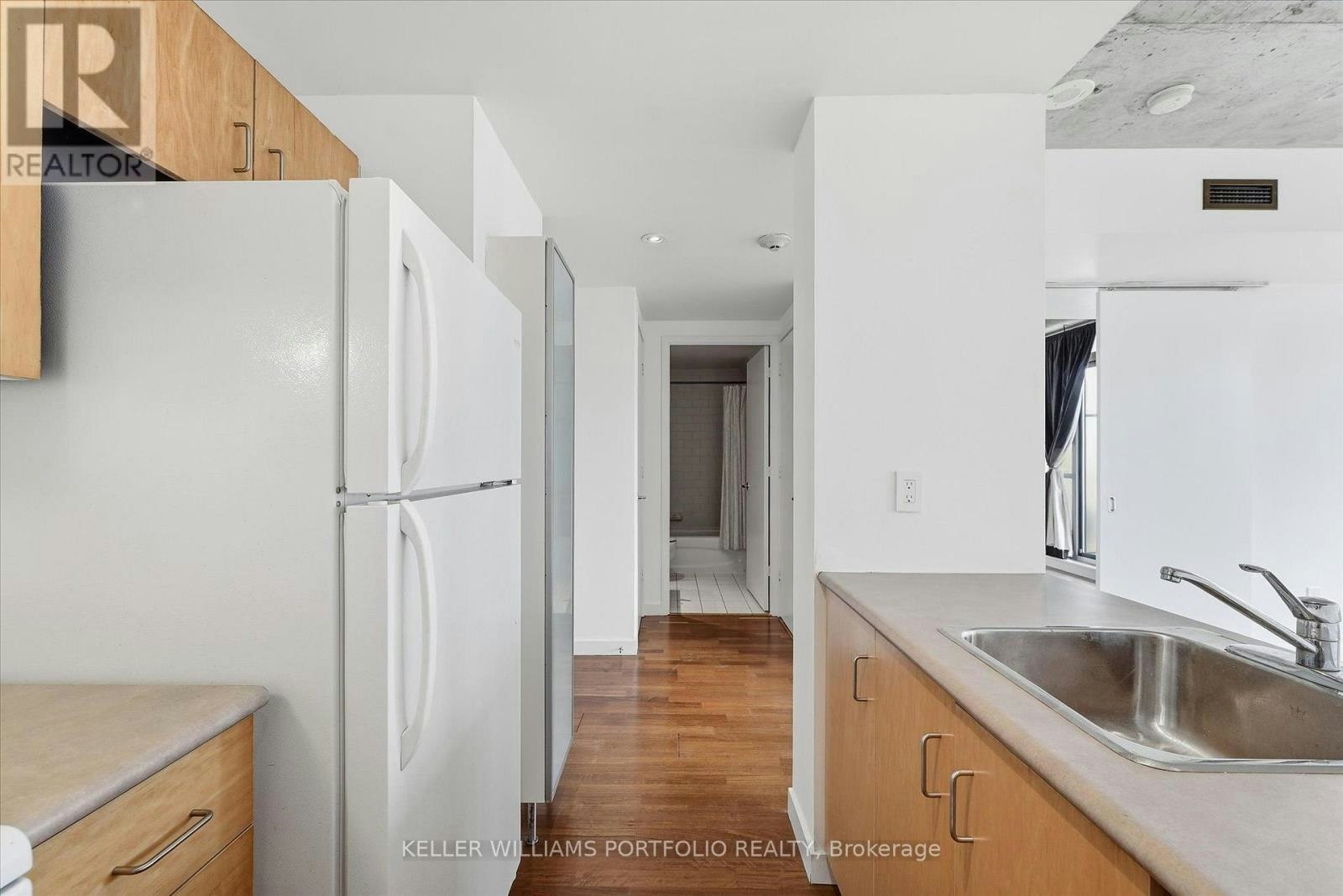 1602-281 Mutual Street, Toronto, ON, M4Y 3C4 - 12