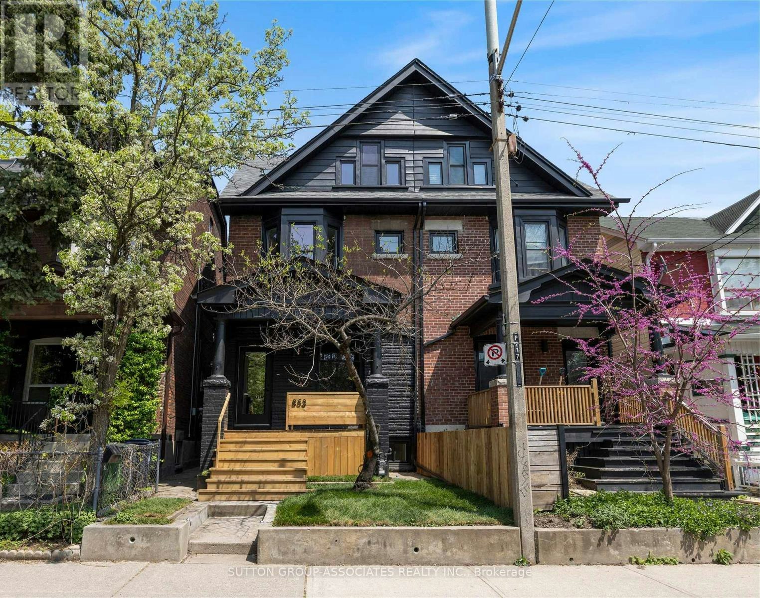 853 Manning Avenue