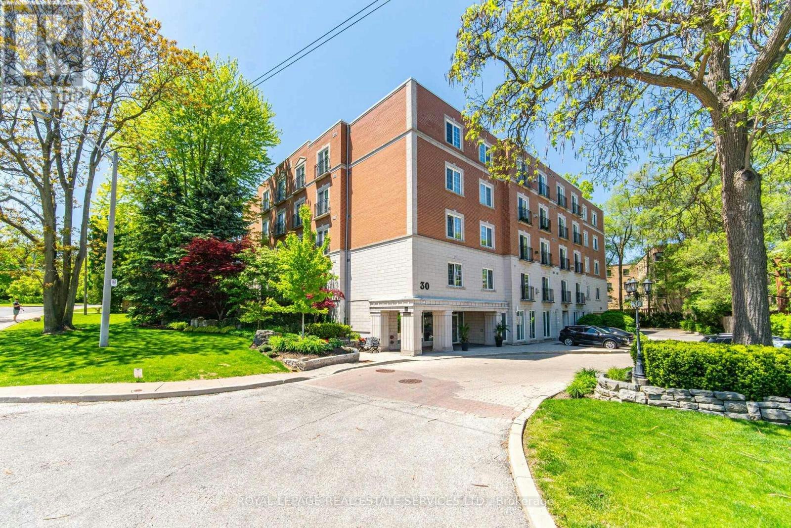 PH403-30 Anglesey Boulevard, Toronto, ON, M9A 3B5
