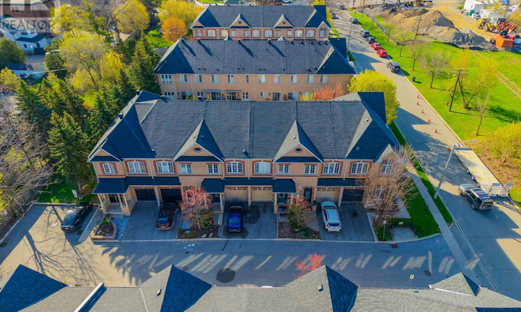 6 Purple Finch Court