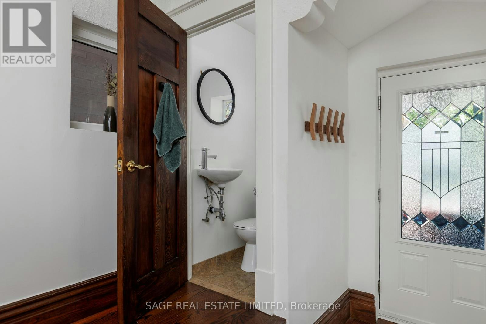 MAIN-32 Roblocke Avenue, Toronto, ON, M6G 3R7 - 32