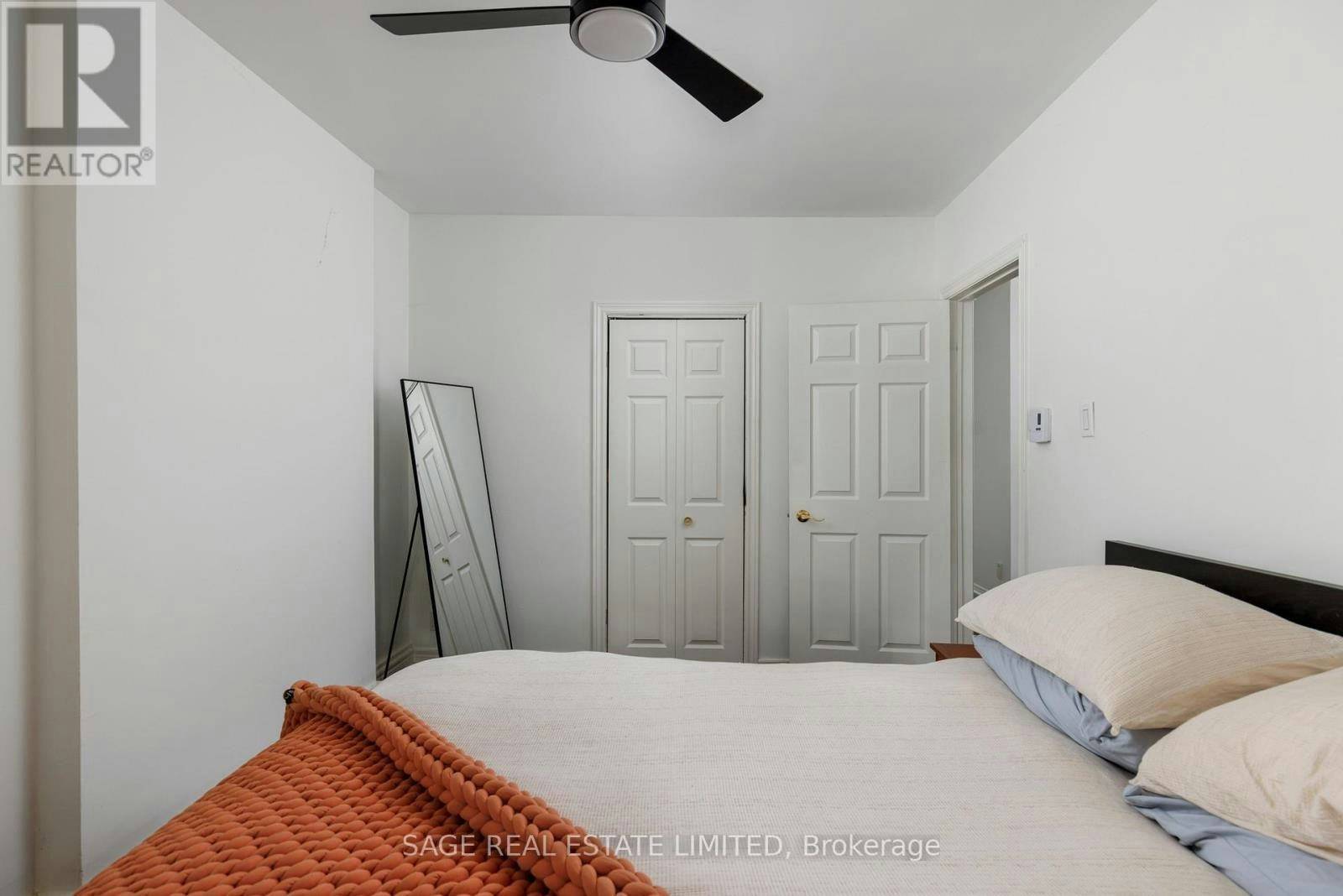 MAIN-32 Roblocke Avenue, Toronto, ON, M6G 3R7 - 36