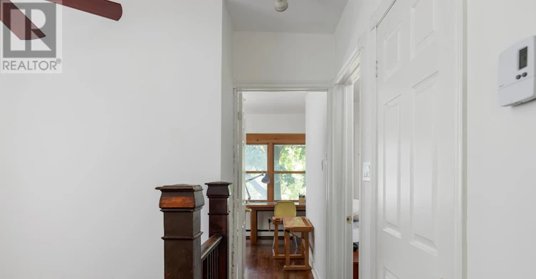 MAIN-32 Roblocke Avenue, Toronto, ON, M6G 3R7 - 33