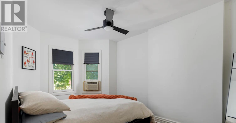 MAIN-32 Roblocke Avenue, Toronto, ON, M6G 3R7 - 34