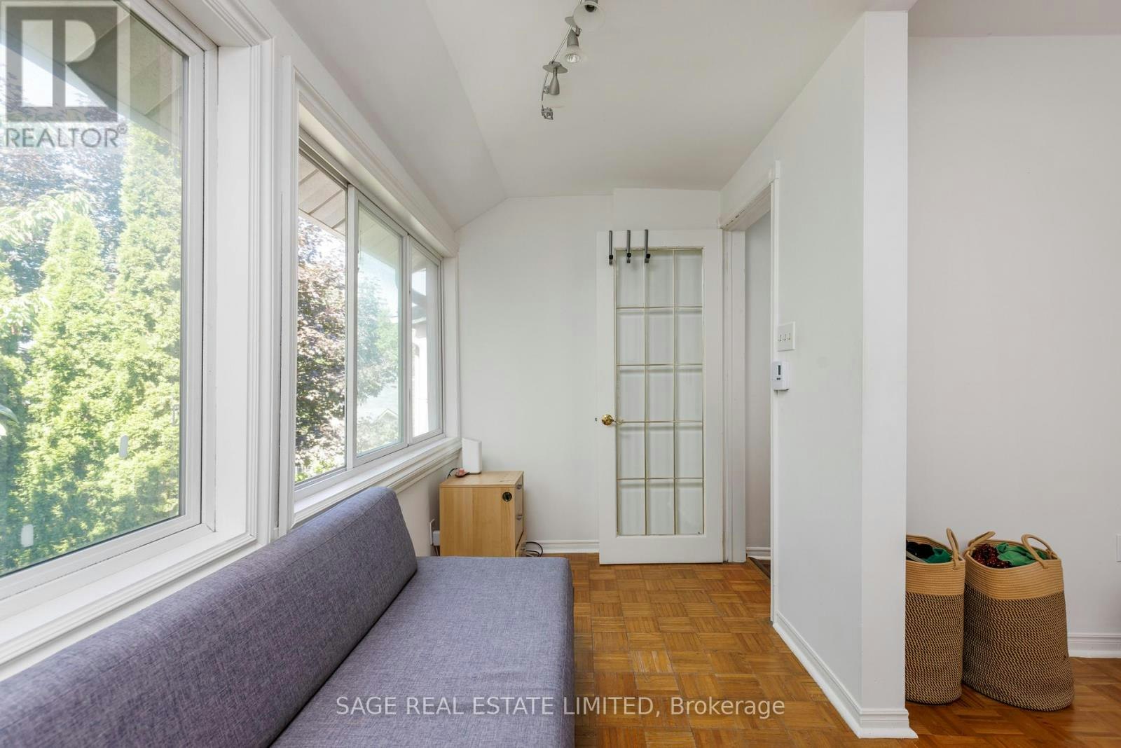 MAIN-32 Roblocke Avenue, Toronto, ON, M6G 3R7 - 42
