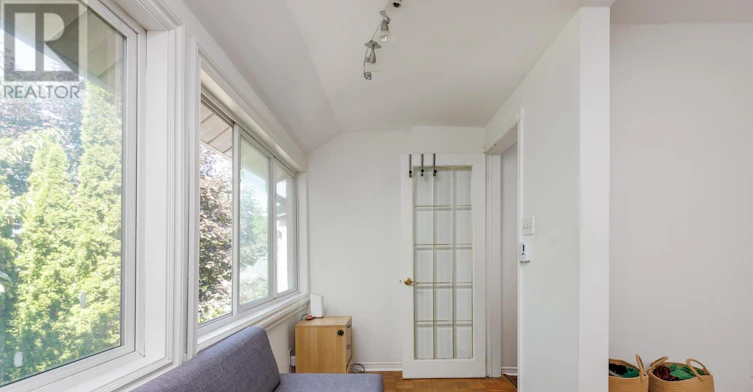 MAIN-32 Roblocke Avenue, Toronto, ON, M6G 3R7 - 42