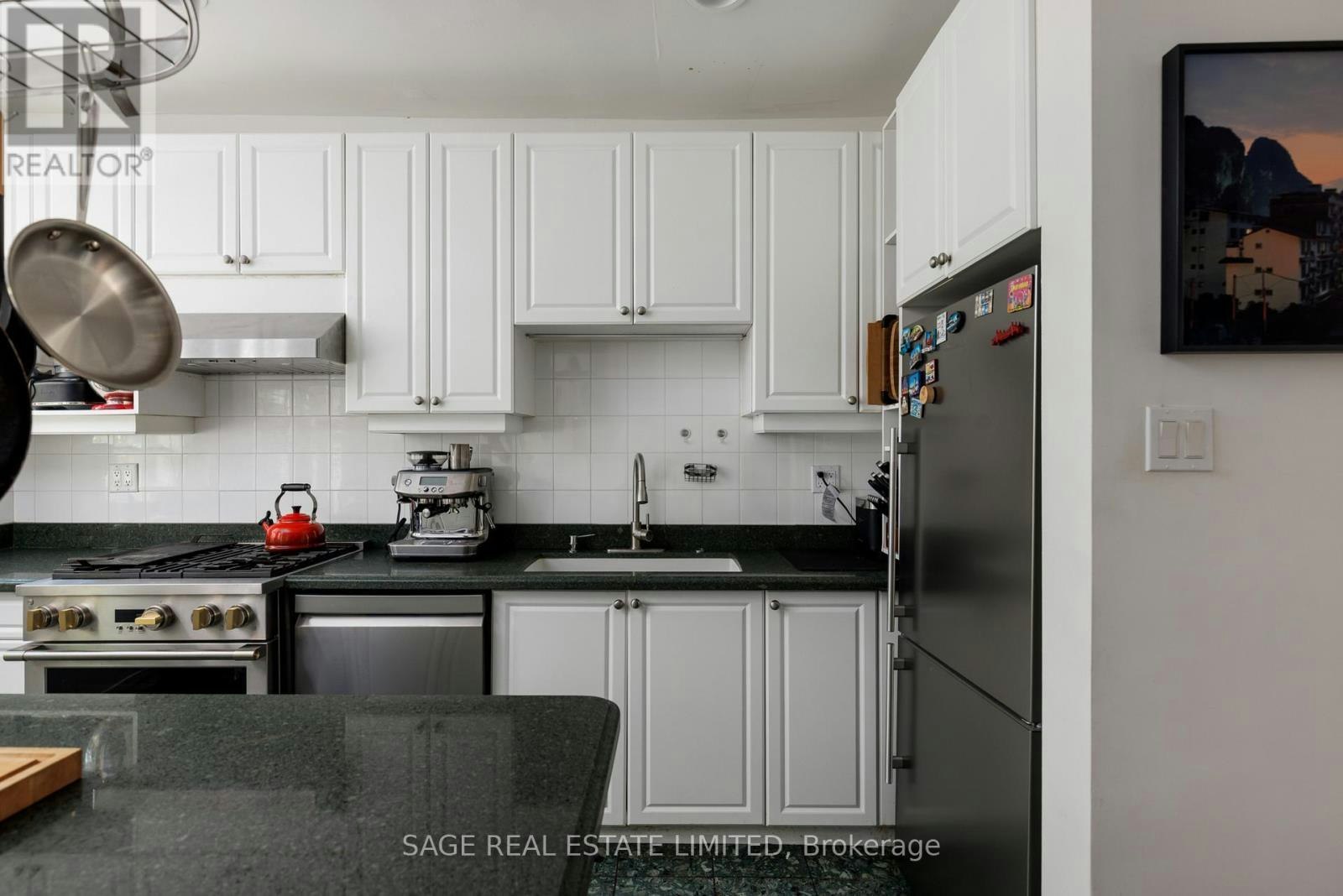 MAIN-32 Roblocke Avenue, Toronto, ON, M6G 3R7 - 20