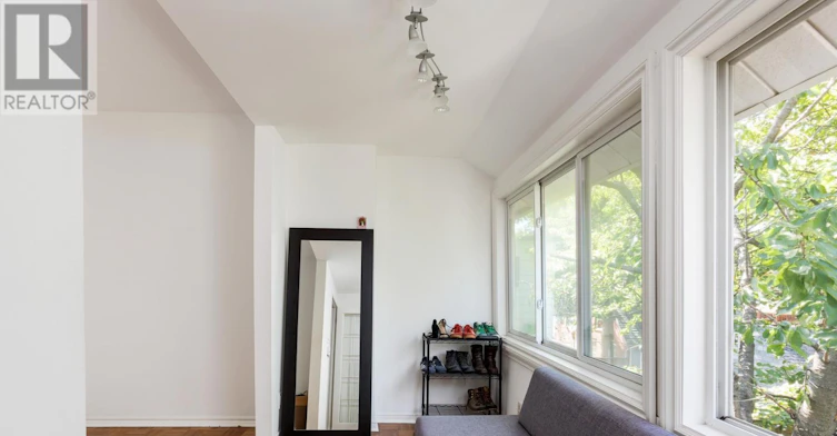 MAIN-32 Roblocke Avenue, Toronto, ON, M6G 3R7 - 41